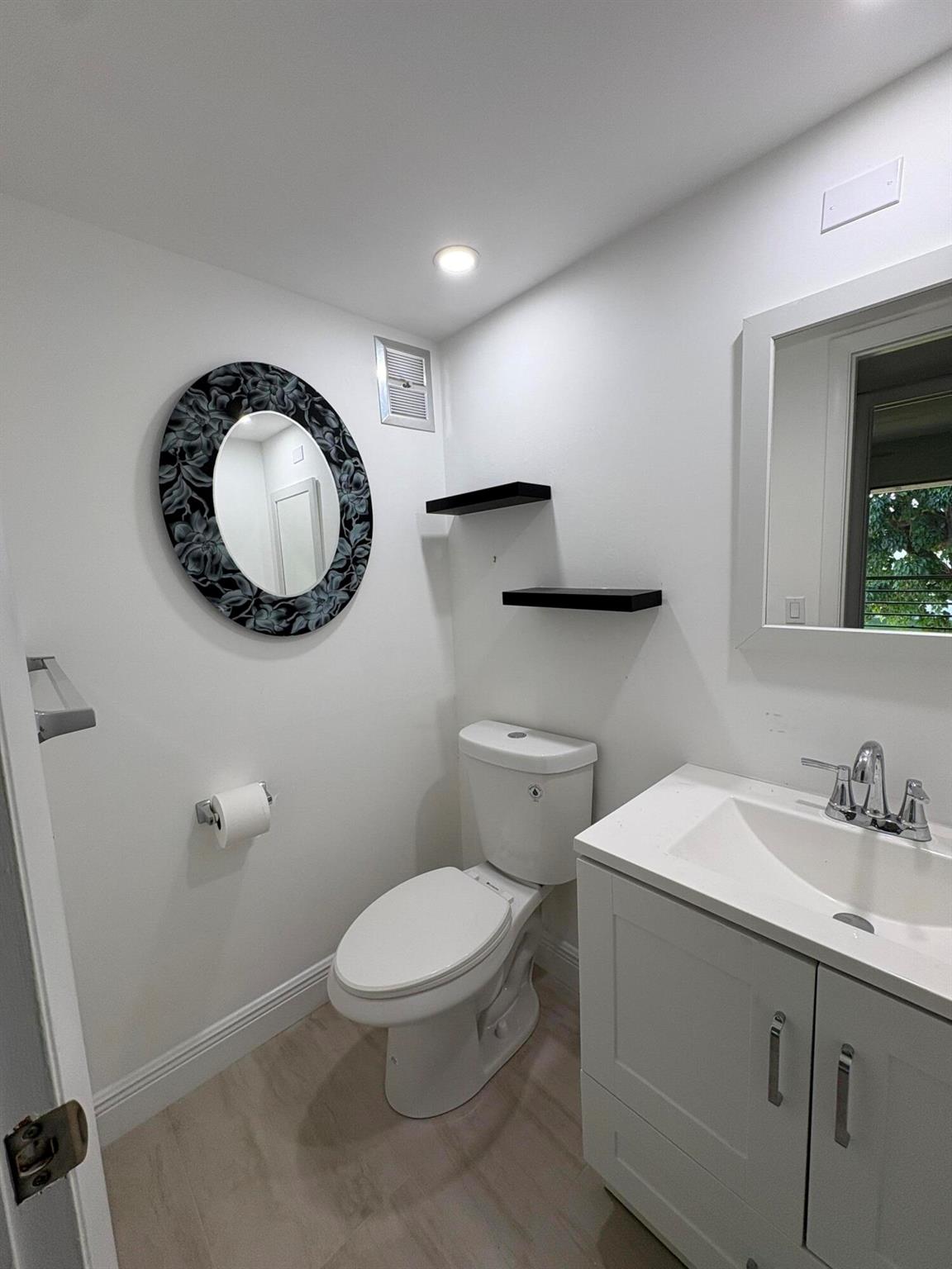 CENTURY VILLAGE / SHEFFIE - Residential Lease