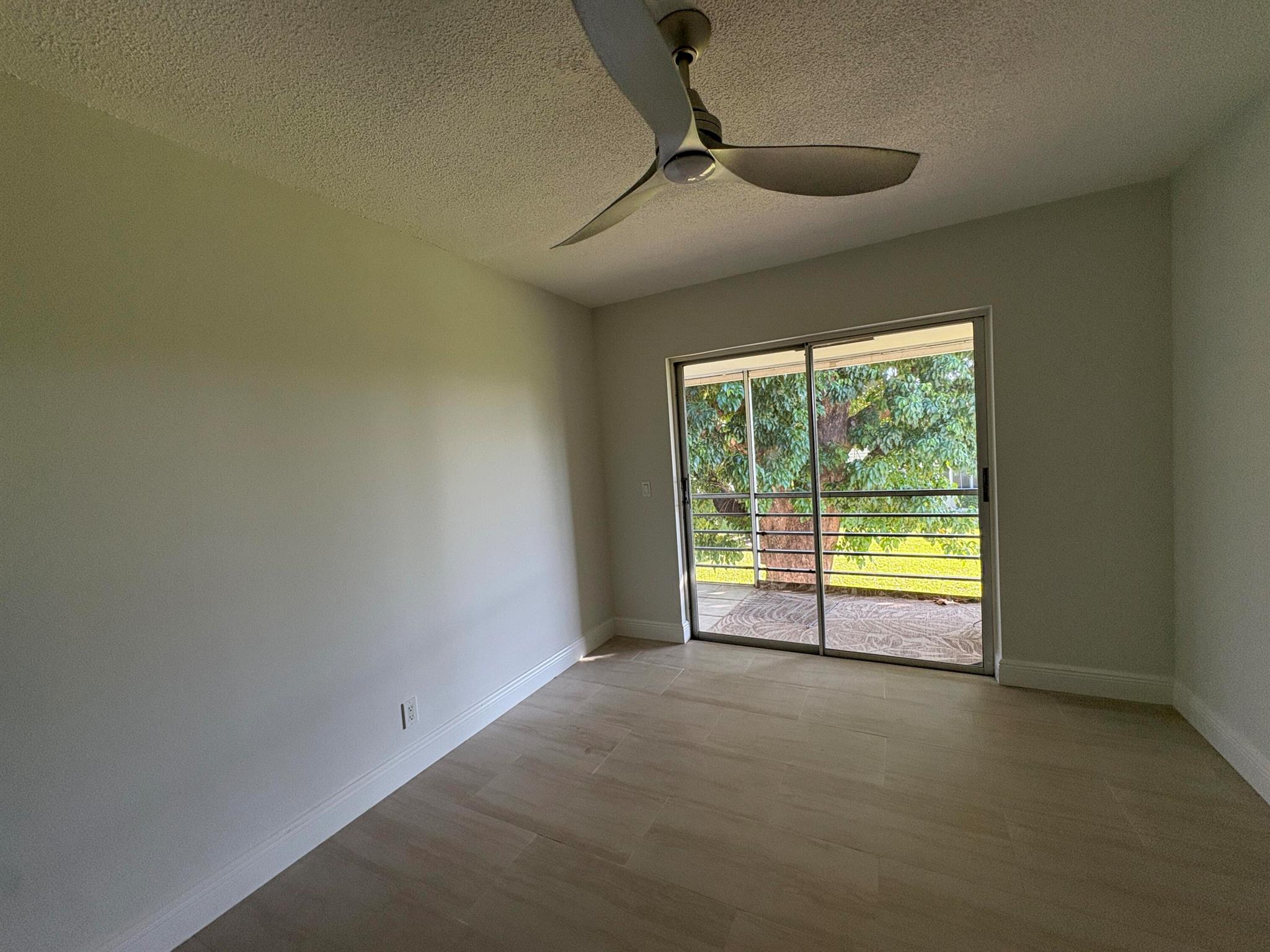 CENTURY VILLAGE / SHEFFIE - Residential Lease