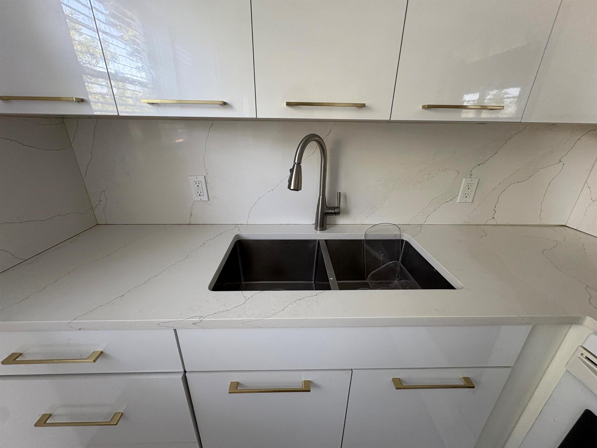 CENTURY VILLAGE / SHEFFIE - Residential Lease