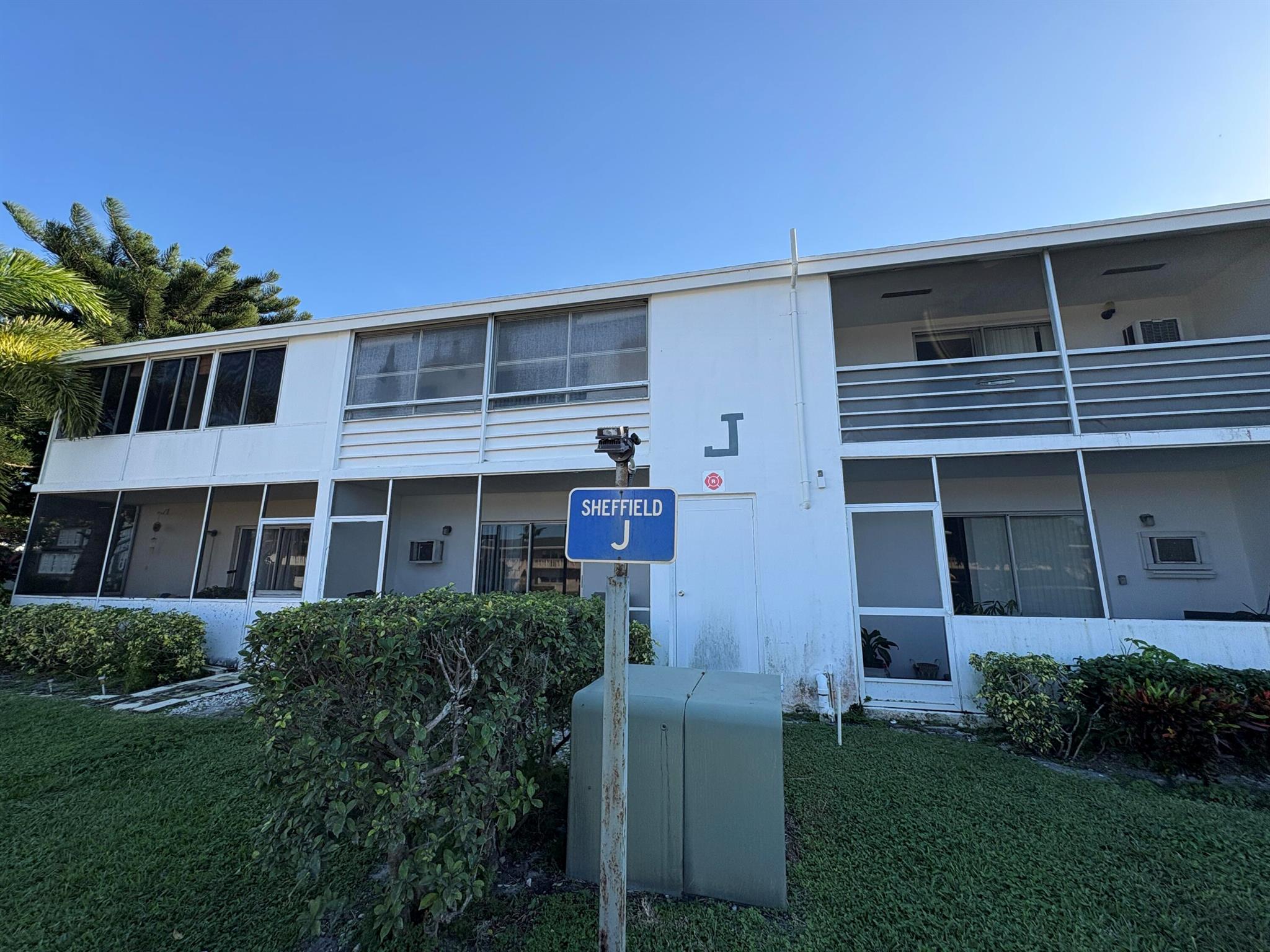 CENTURY VILLAGE / SHEFFIE - Residential Lease