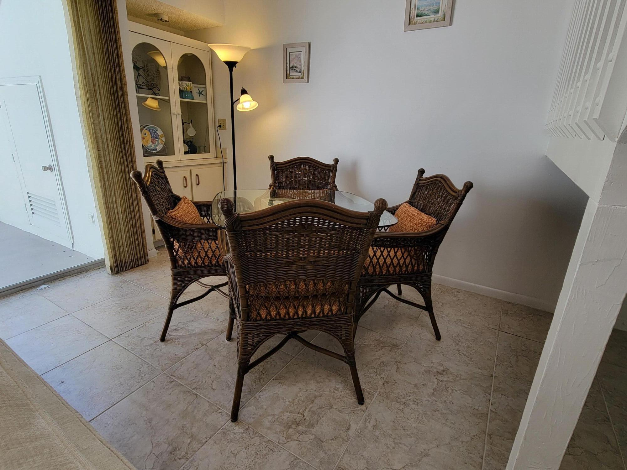 POOLSIDE VILLAS AT THE RACQUET CLUB CONDO FILE - Residential Lease