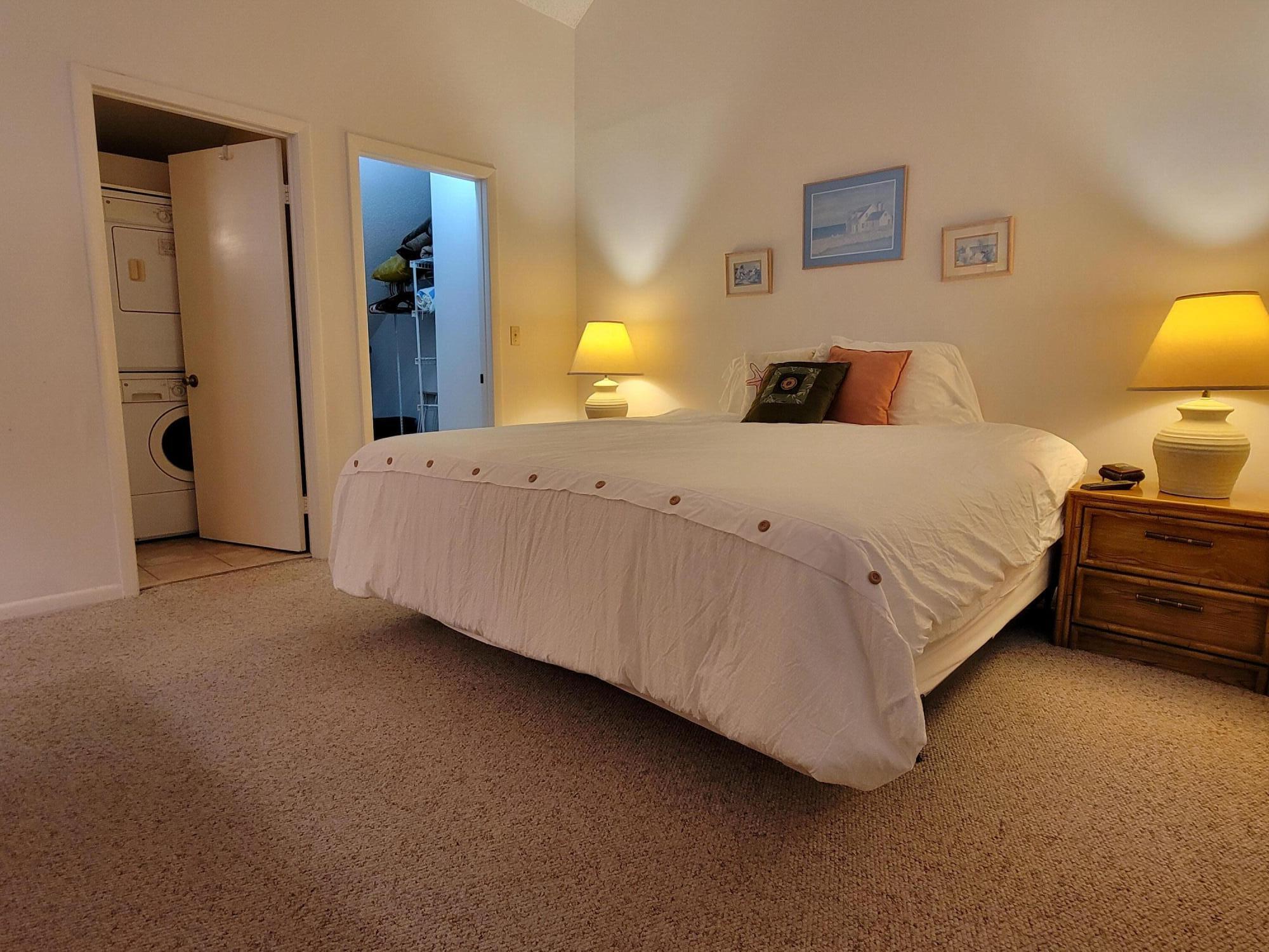 POOLSIDE VILLAS AT THE RACQUET CLUB CONDO FILE - Residential Lease