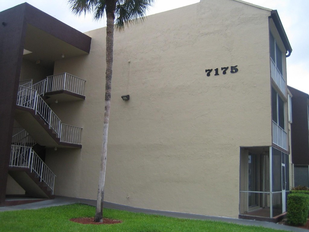 COUNTRY PINES CONDO - Residential