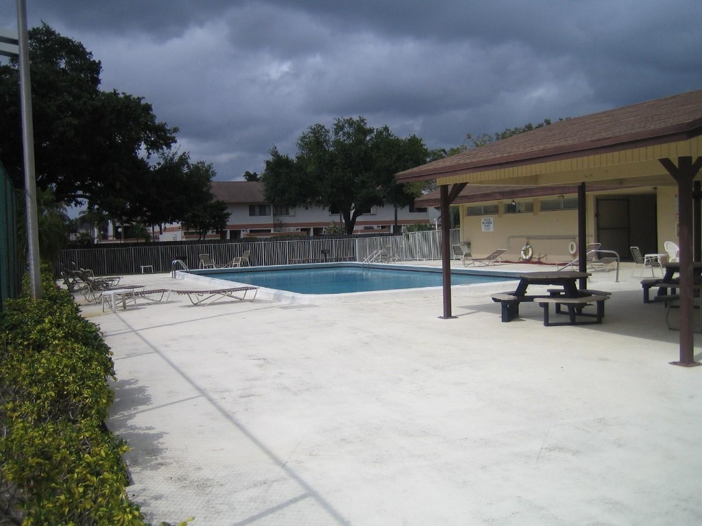 COUNTRY PINES CONDO - Residential