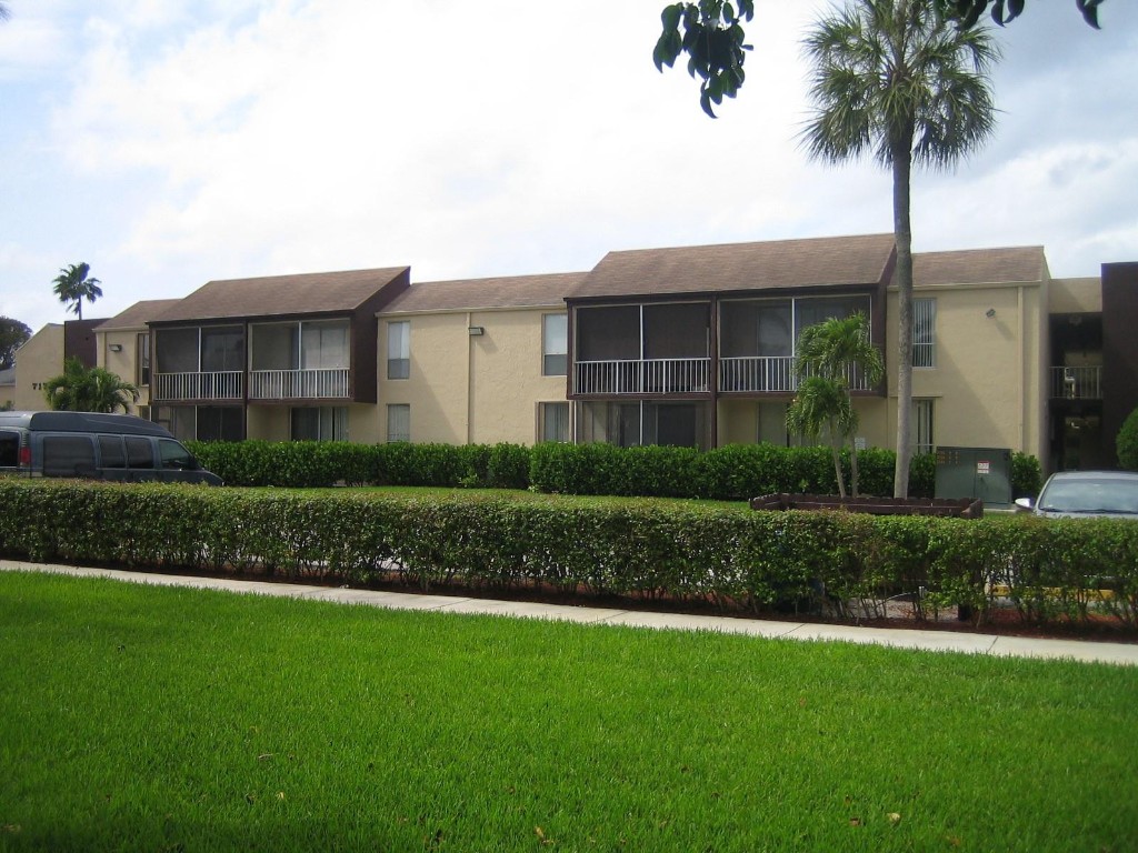 COUNTRY PINES CONDO - Residential