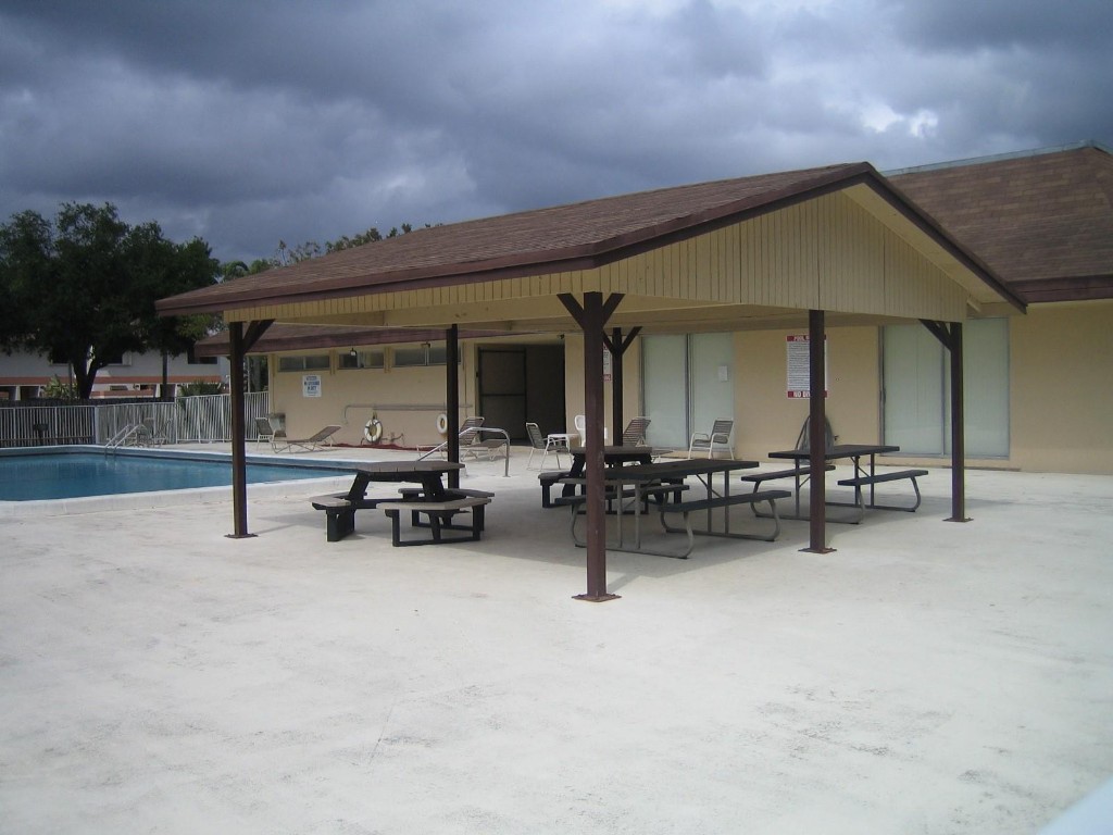 COUNTRY PINES CONDO - Residential