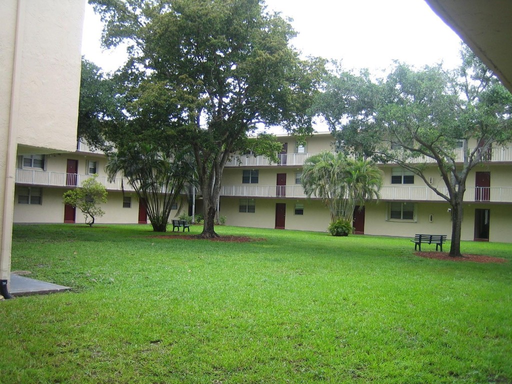 COUNTRY PINES CONDO - Residential