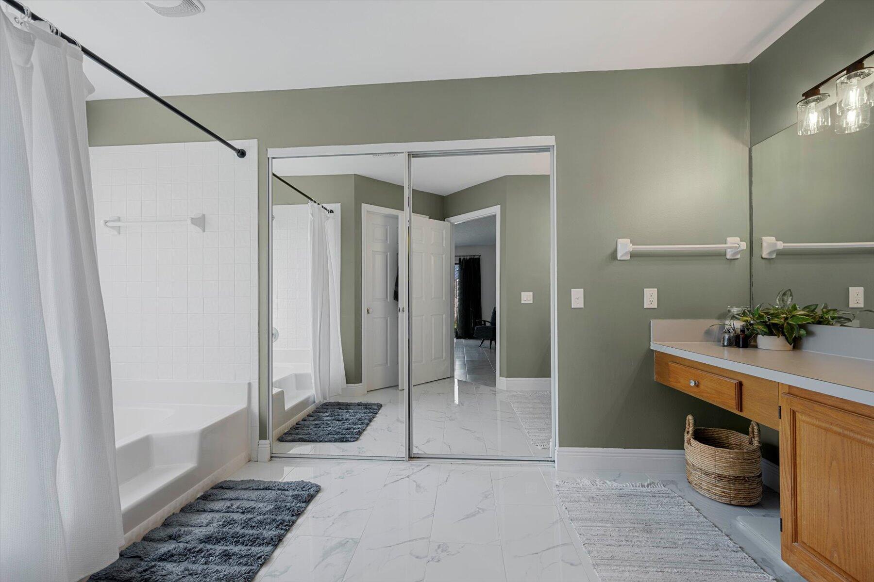 HUNTINGTON WOODS - Residential