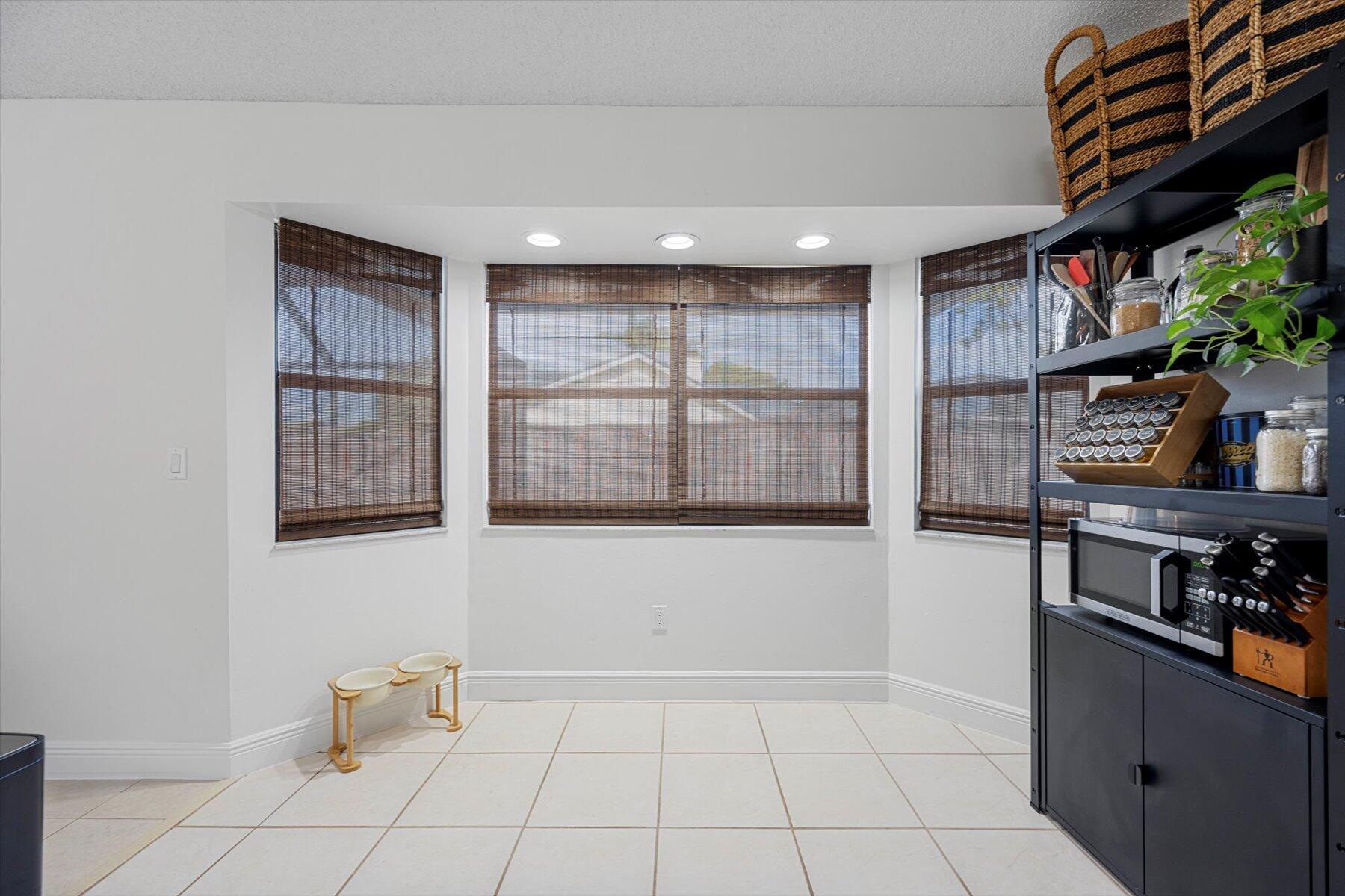 HUNTINGTON WOODS - Residential