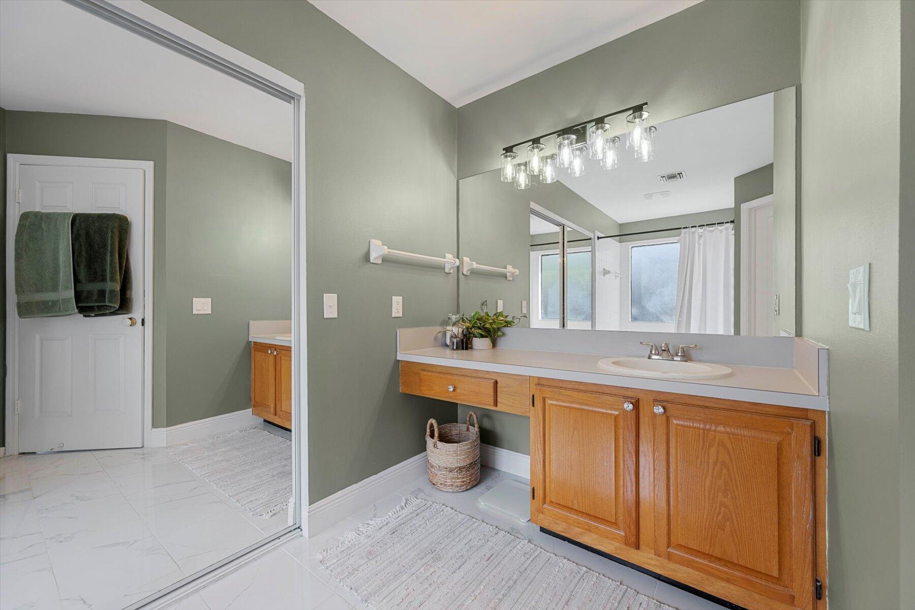 HUNTINGTON WOODS - Residential