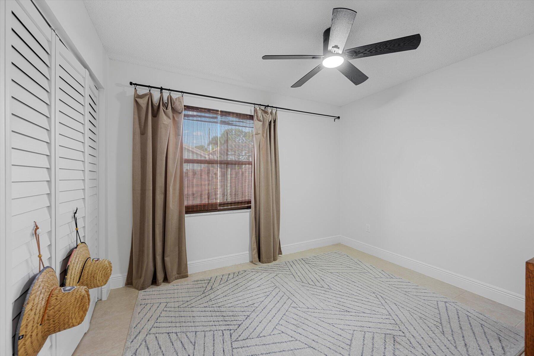 HUNTINGTON WOODS - Residential