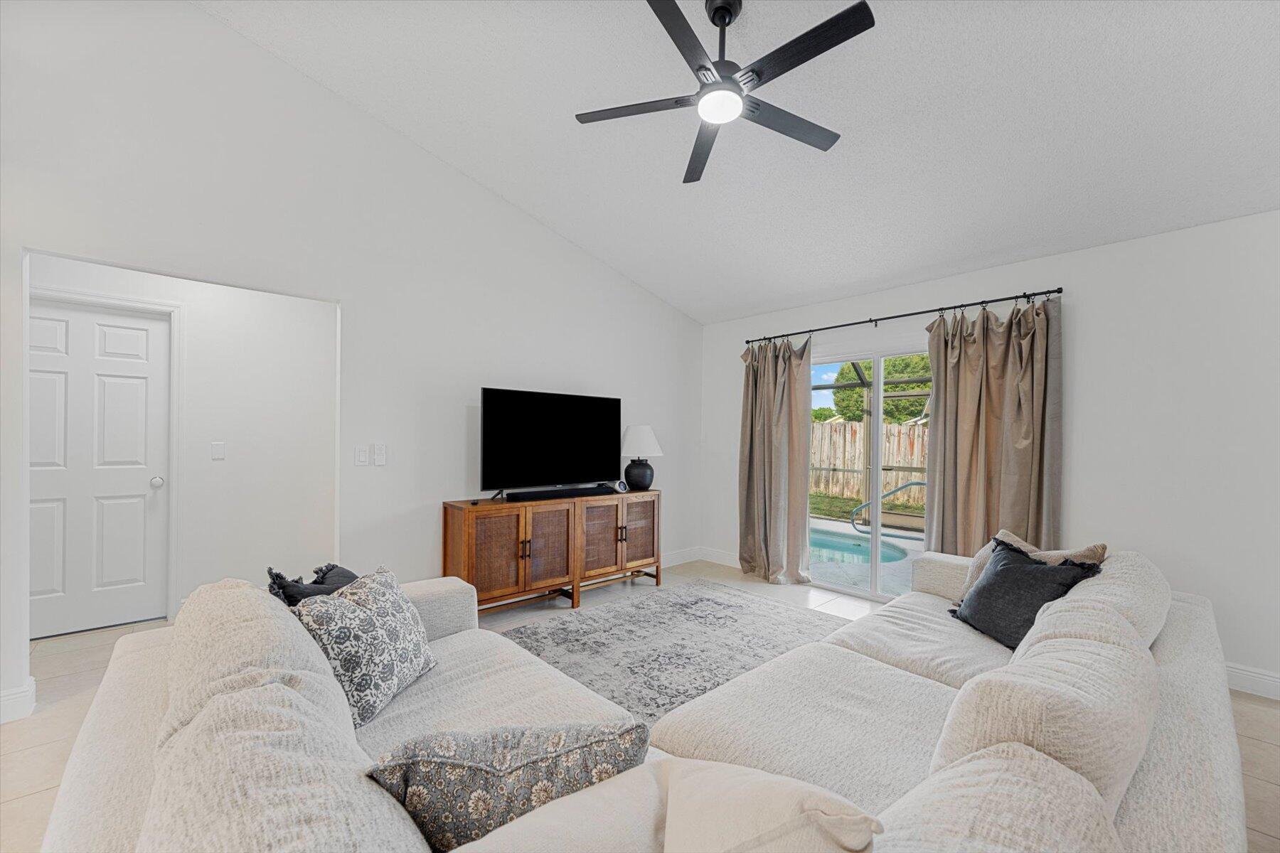 HUNTINGTON WOODS - Residential