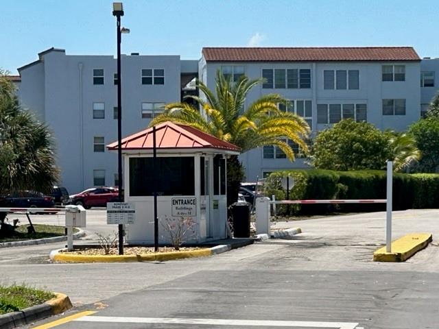 Somerset Six Condo - Residential Lease