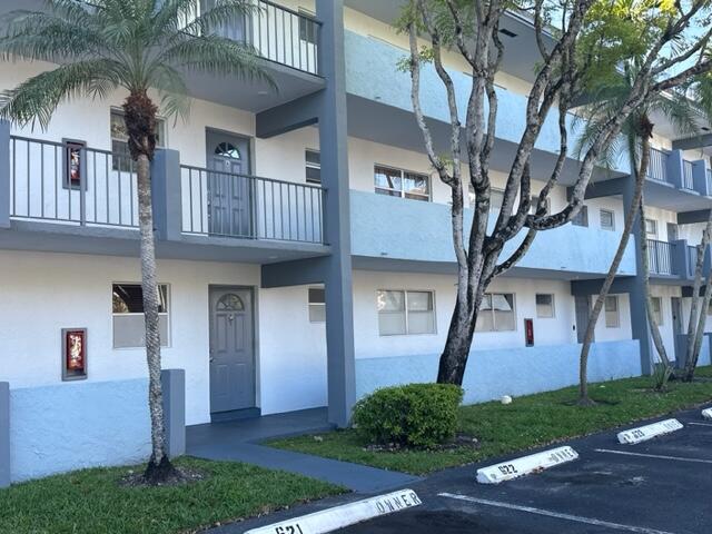 Spacious 2-Bed, 2-Bath Condo in Tamarac - Fantastic Opportunity! Welcome to this open Concept 2-bedroom, 2-bath condo in the desirable Sands Point community. This unit offers a fantastic opportunity to personalize and make it your own. ✔ Generously sized living & dining areas ✔ Large bedrooms with ample natural light ✔ Functional layout - perfect for entertaining or relaxing ✔ covering community amenities & maintenance ✅ Multiple pools & clubhouses ✅ Tennis courts & fitness center ✅ Plenty of guest parking 🌟 Prime Location: Nestled in a quiet, well-maintained community, close to shopping, dining,