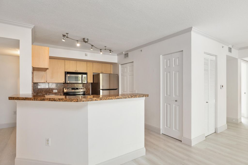 Photo of 810 Villa Circle, Boynton Beach, FL 33435 (MLS # R11097650)