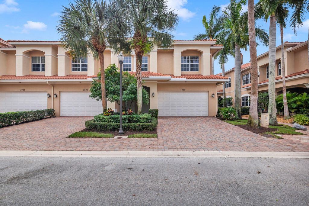 Photo of 4931 Vine Cliff Way E, Palm Beach Gardens, FL 33418 (MLS # R10949856)