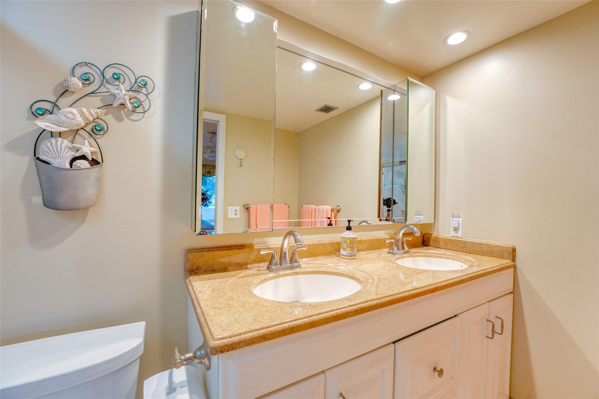 WYNMOOR VILLAGE - Residential