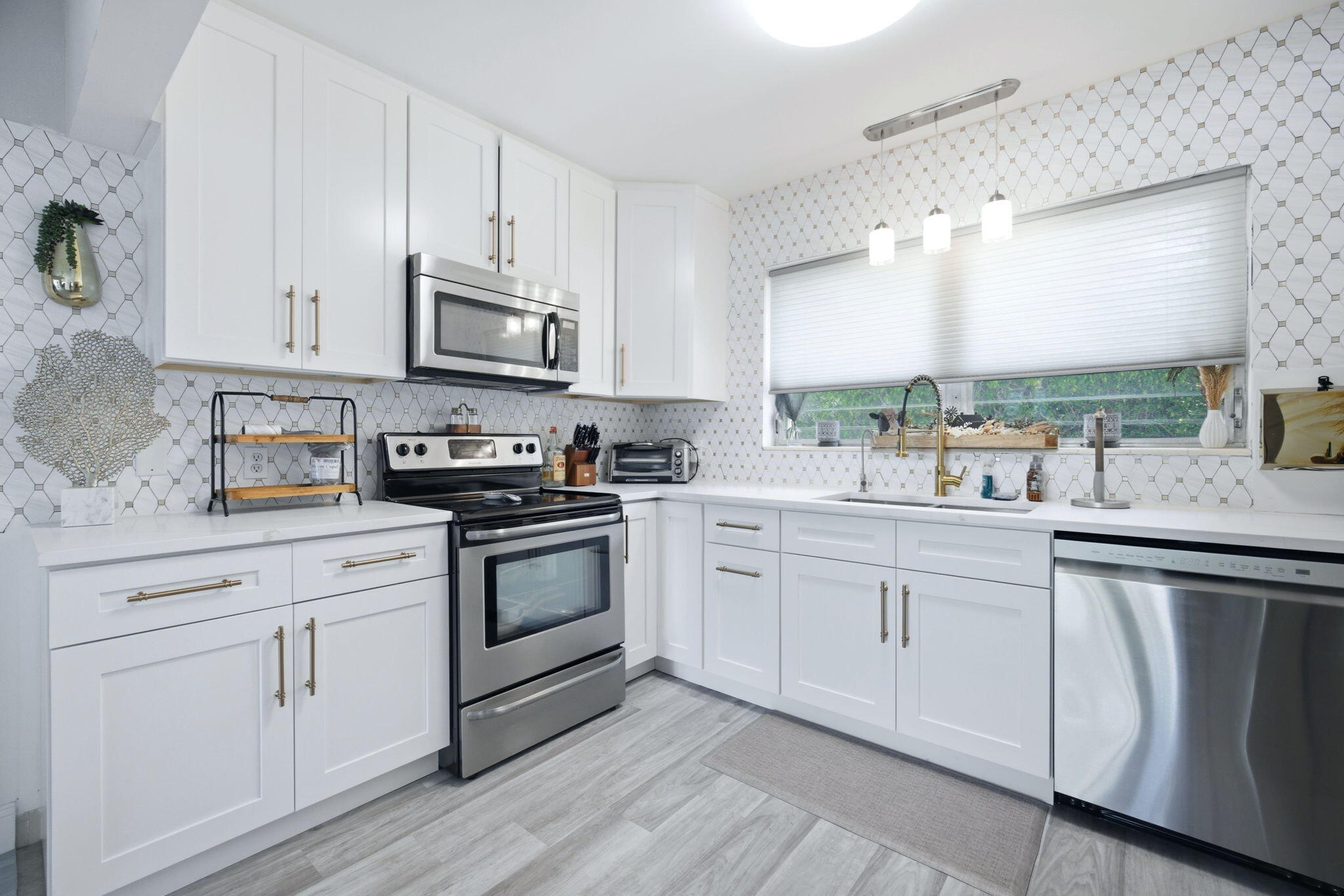 HILLSBORO ISLES - Residential Lease