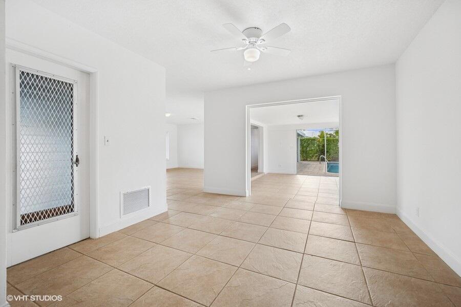 HILLSBORO ISLES - Residential Lease
