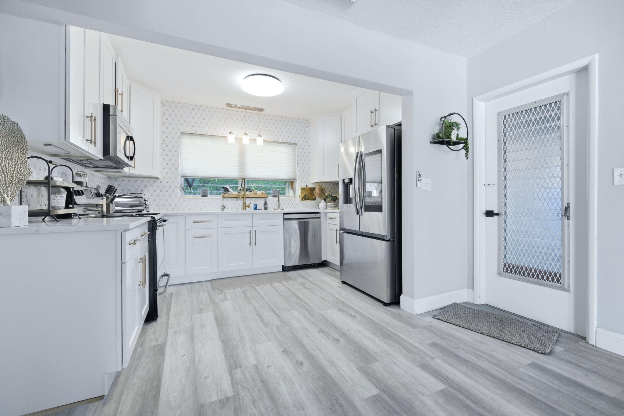 HILLSBORO ISLES - Residential Lease
