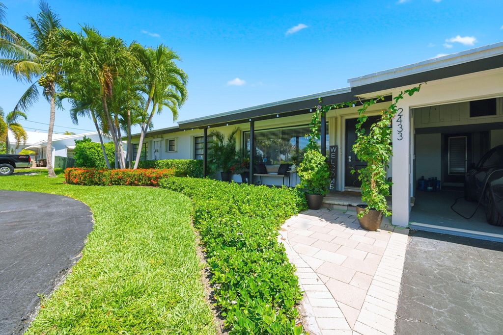Photo of 2433 NE 24th Street, Lighthouse Point, FL 33064 (MLS # B26026976)