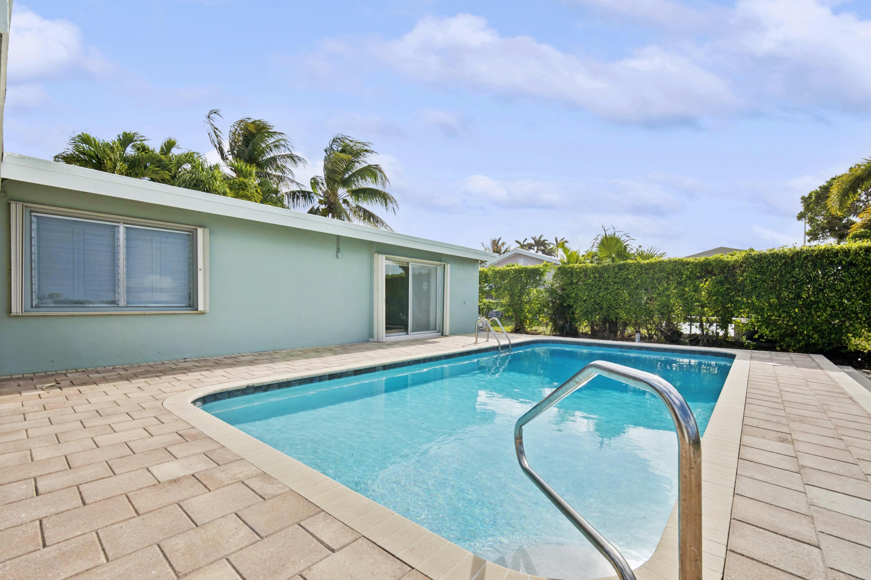 HILLSBORO ISLES - Residential Lease