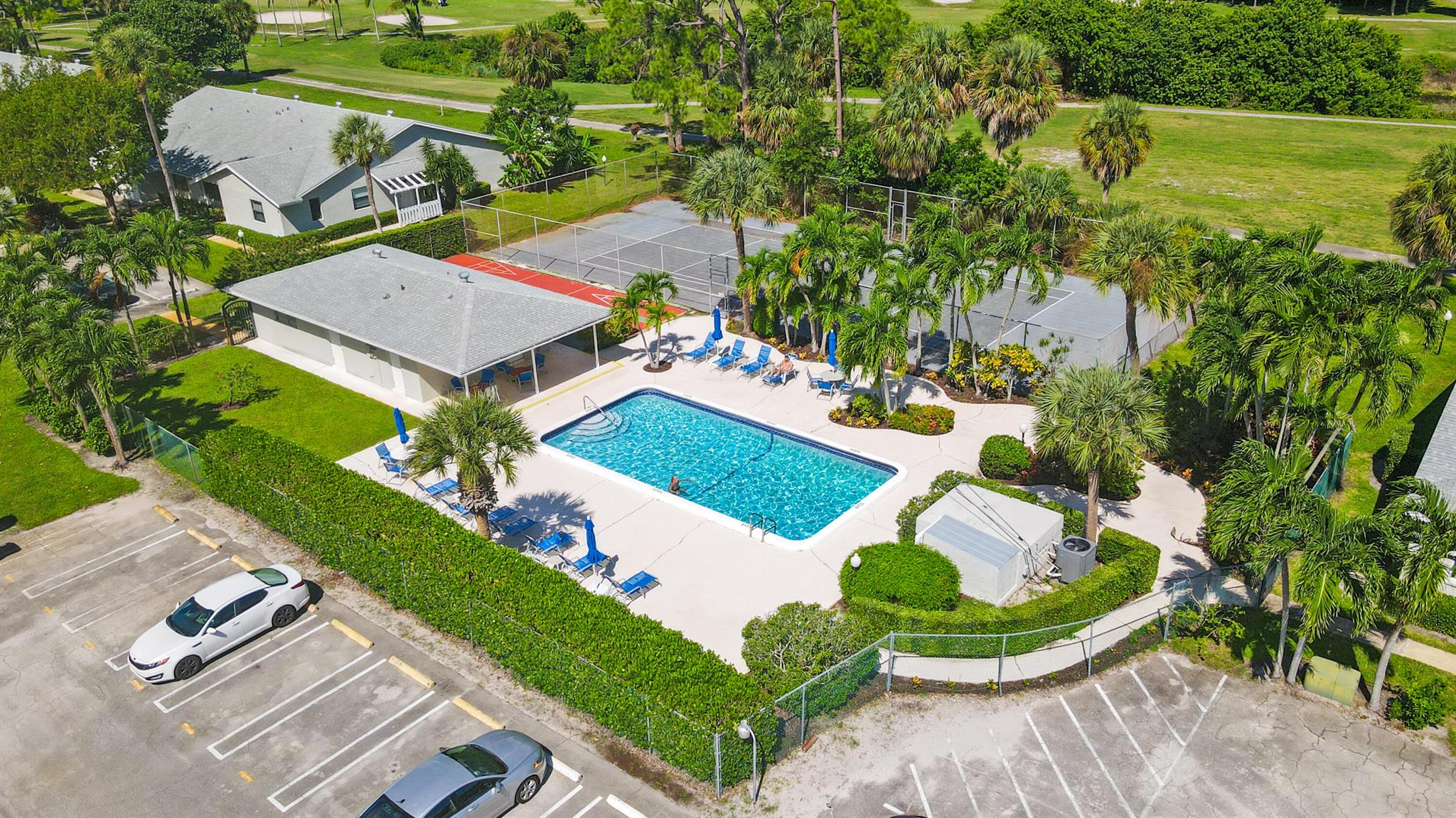 FAIRWAY CONDO - Residential