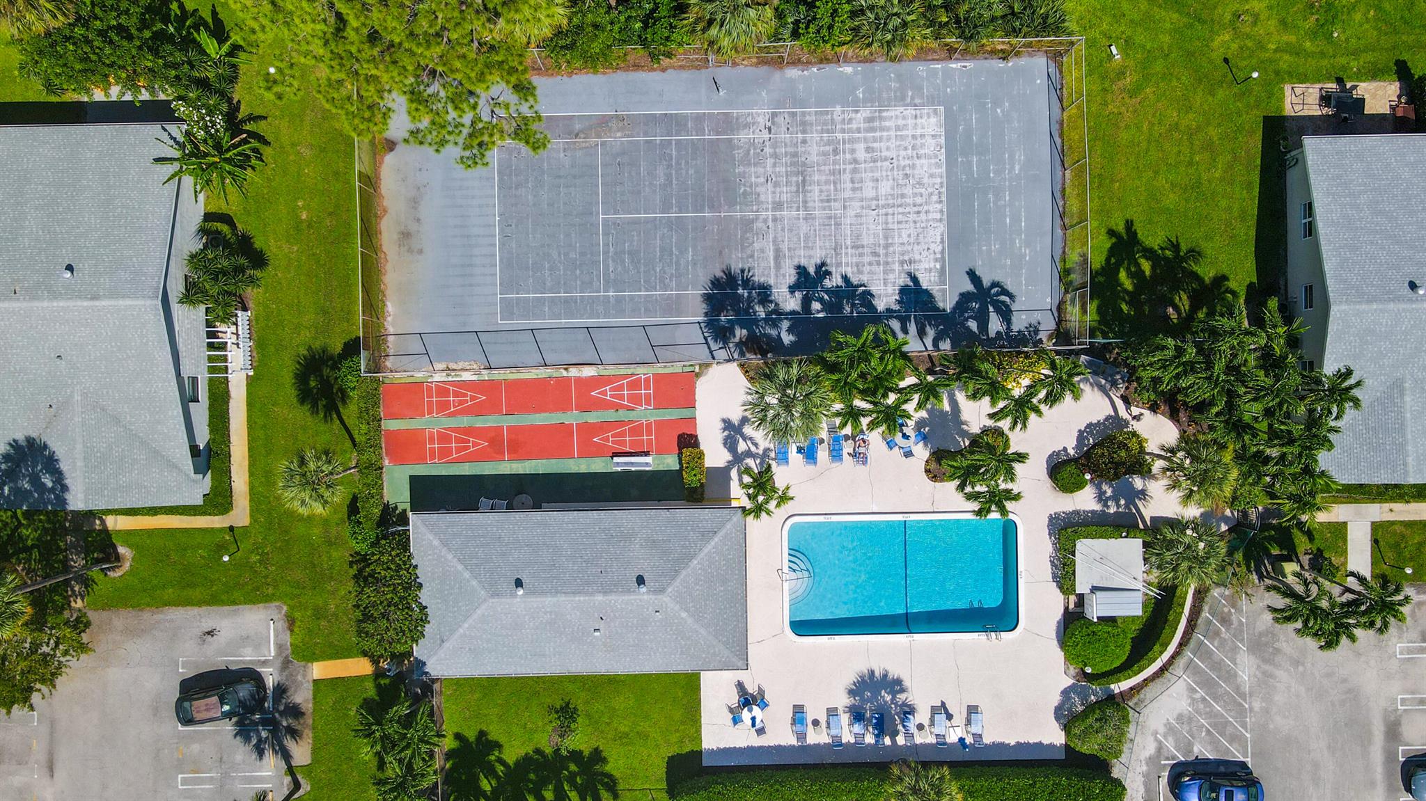 FAIRWAY CONDO - Residential