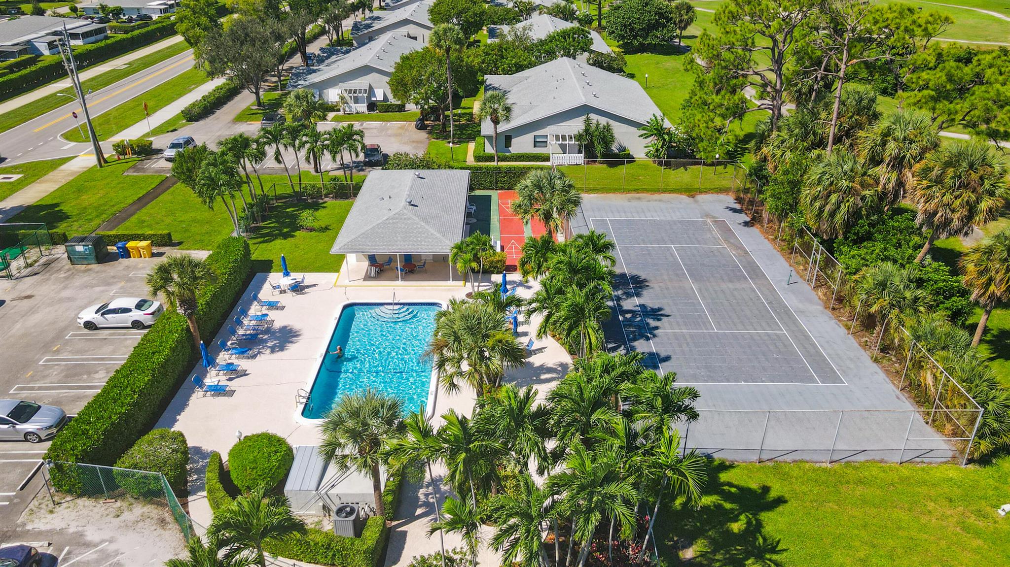 FAIRWAY CONDO - Residential