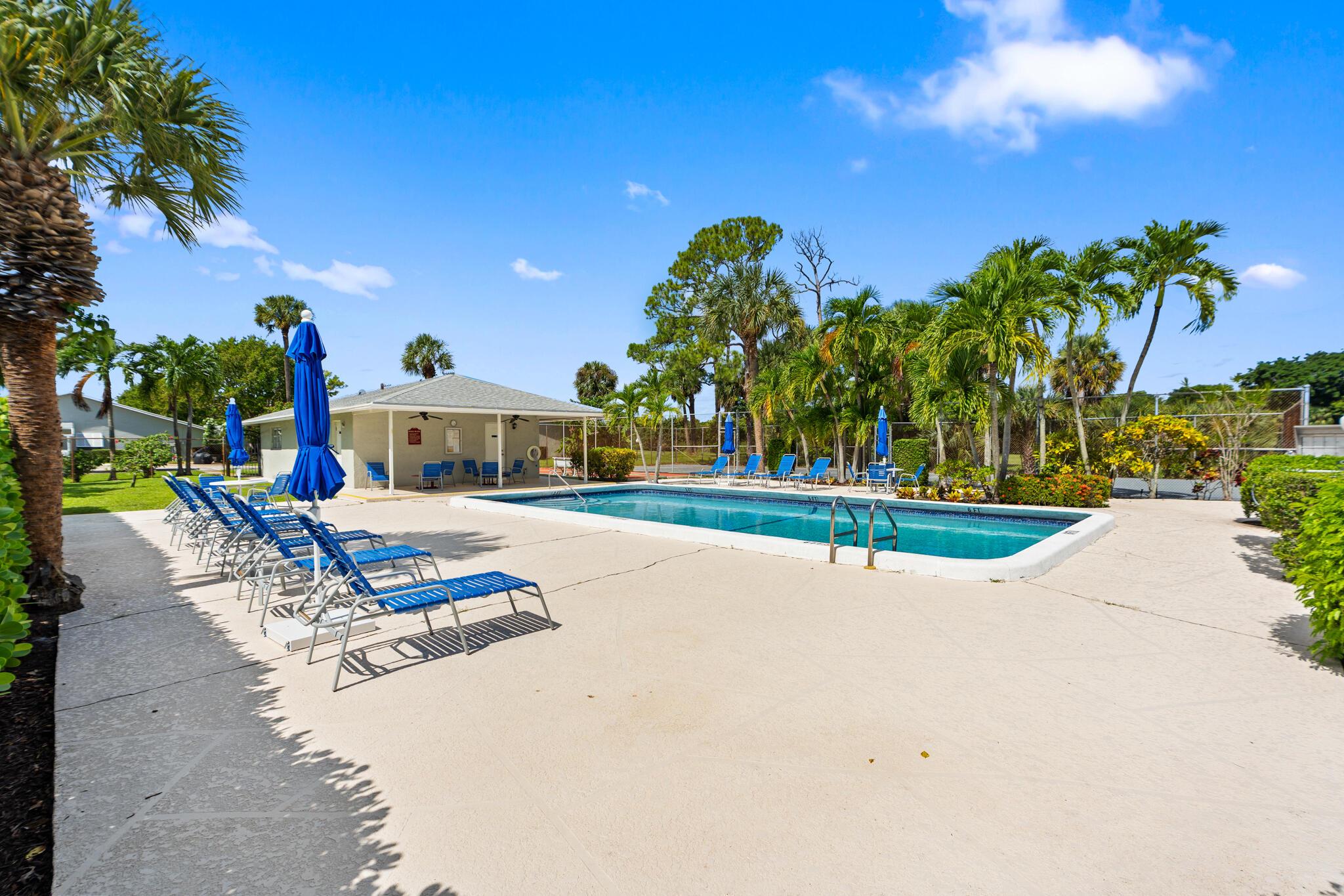 FAIRWAY CONDO - Residential