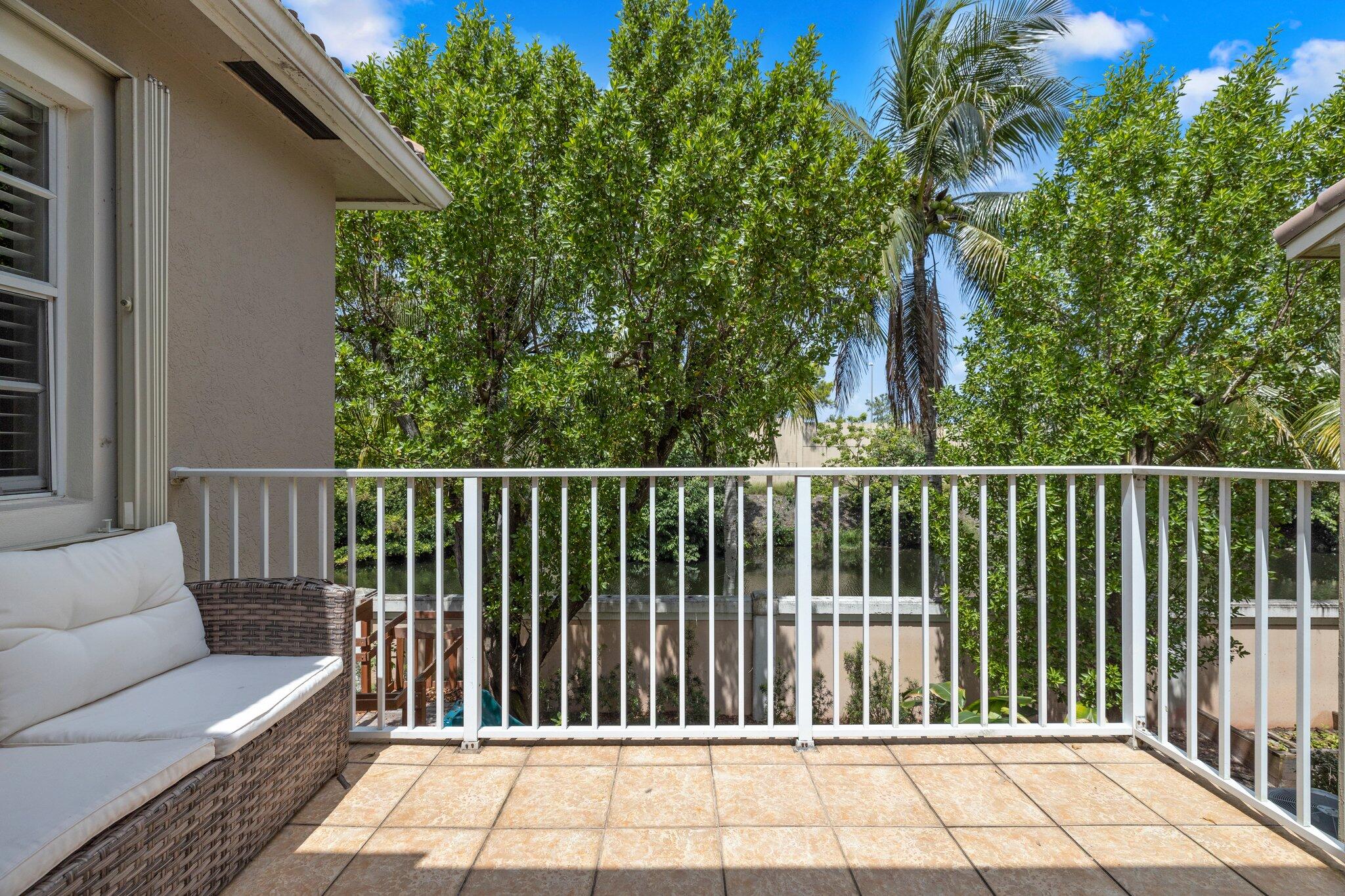 VIZCAYA AT LAKE CORAL SPRINGS - Residential