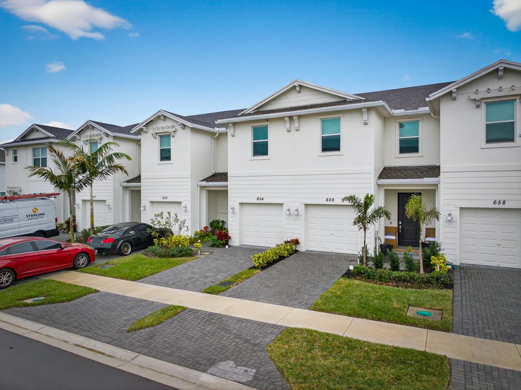 Photo of 656 SE Lake Falls Street, Port Saint Lucie, FL 34984 (MLS # R11161956)