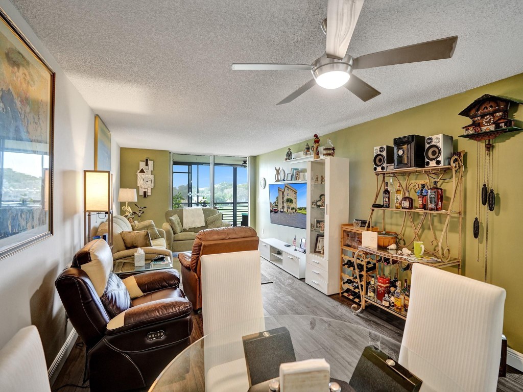 Holiday Springs - Residential
