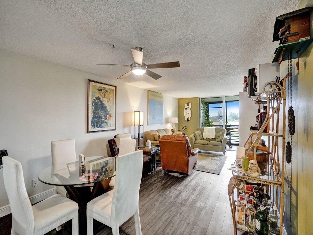 Holiday Springs - Residential