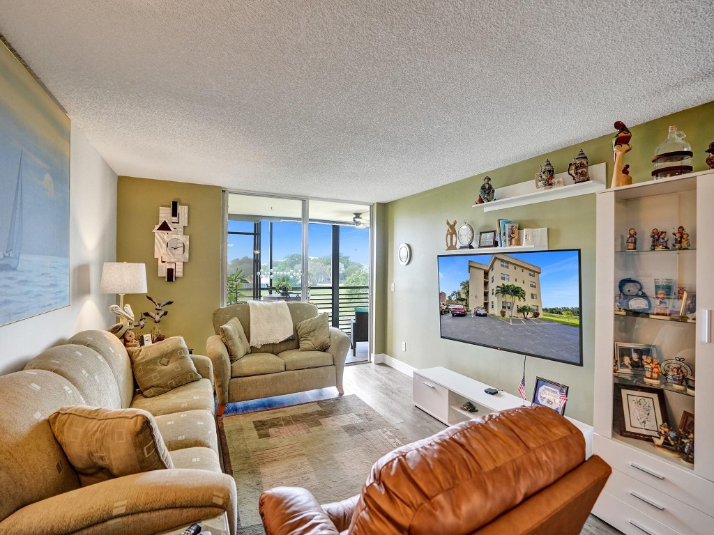 Holiday Springs - Residential