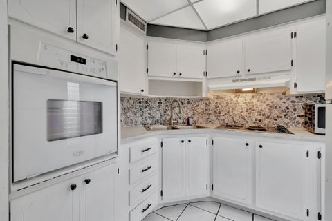 Tiny photo for 2161 NE 42nd Court #116, Lighthouse Point, FL 33064 (MLS # B26074991)