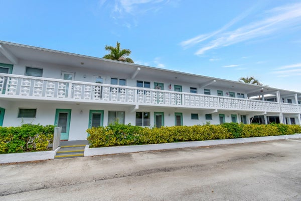 2161 NE 42ND CT, LIGHTHOUSE POINT, FL 33064 - Image fcfce33868760ae524be92d839cb671d/534820777