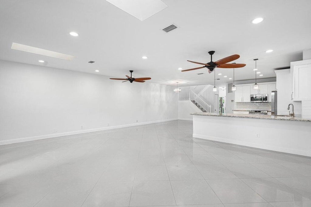 Photo of 6684 Via Regina, Boca Raton, FL 33433 (MLS # R10993401)