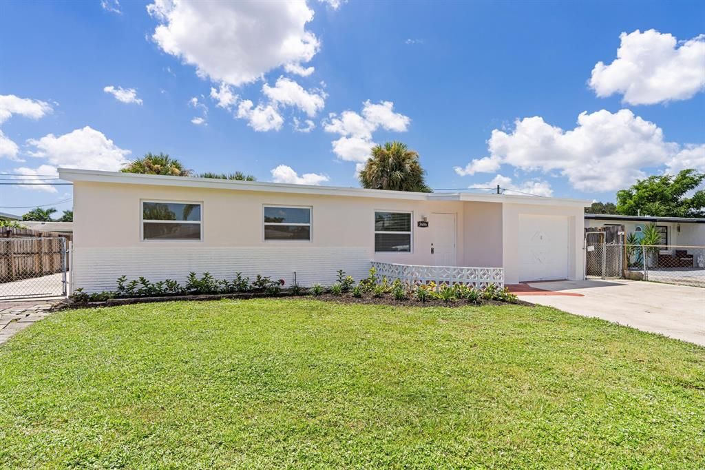 Photo of 3686 Gull Road, Palm Beach Gardens, FL 33410 (MLS # R10745019)