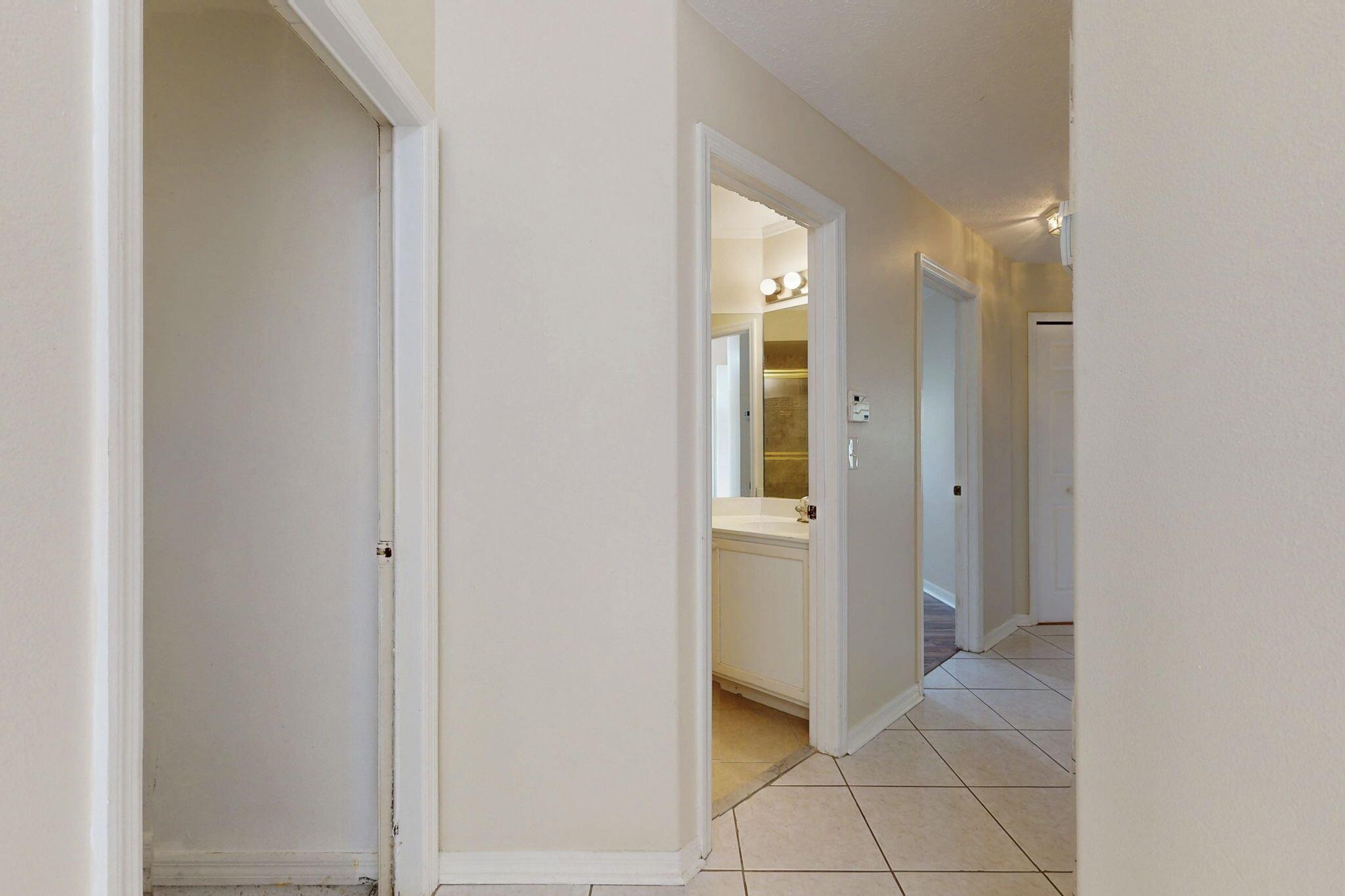 PORT ST LUCIE SECTION 3 - Residential Lease