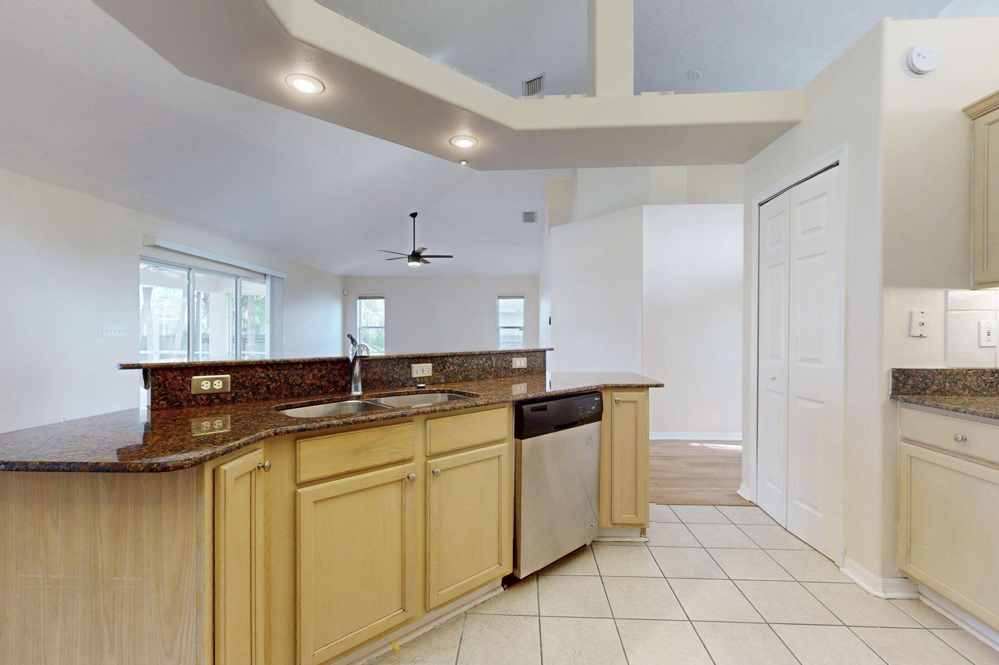 PORT ST LUCIE SECTION 3 - Residential Lease