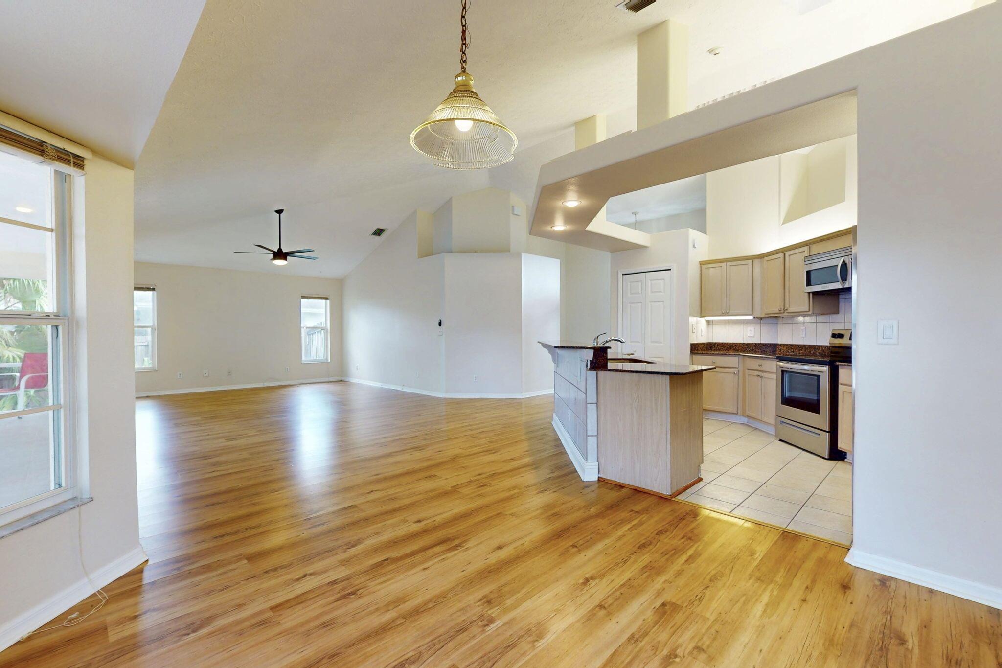 PORT ST LUCIE SECTION 3 - Residential Lease