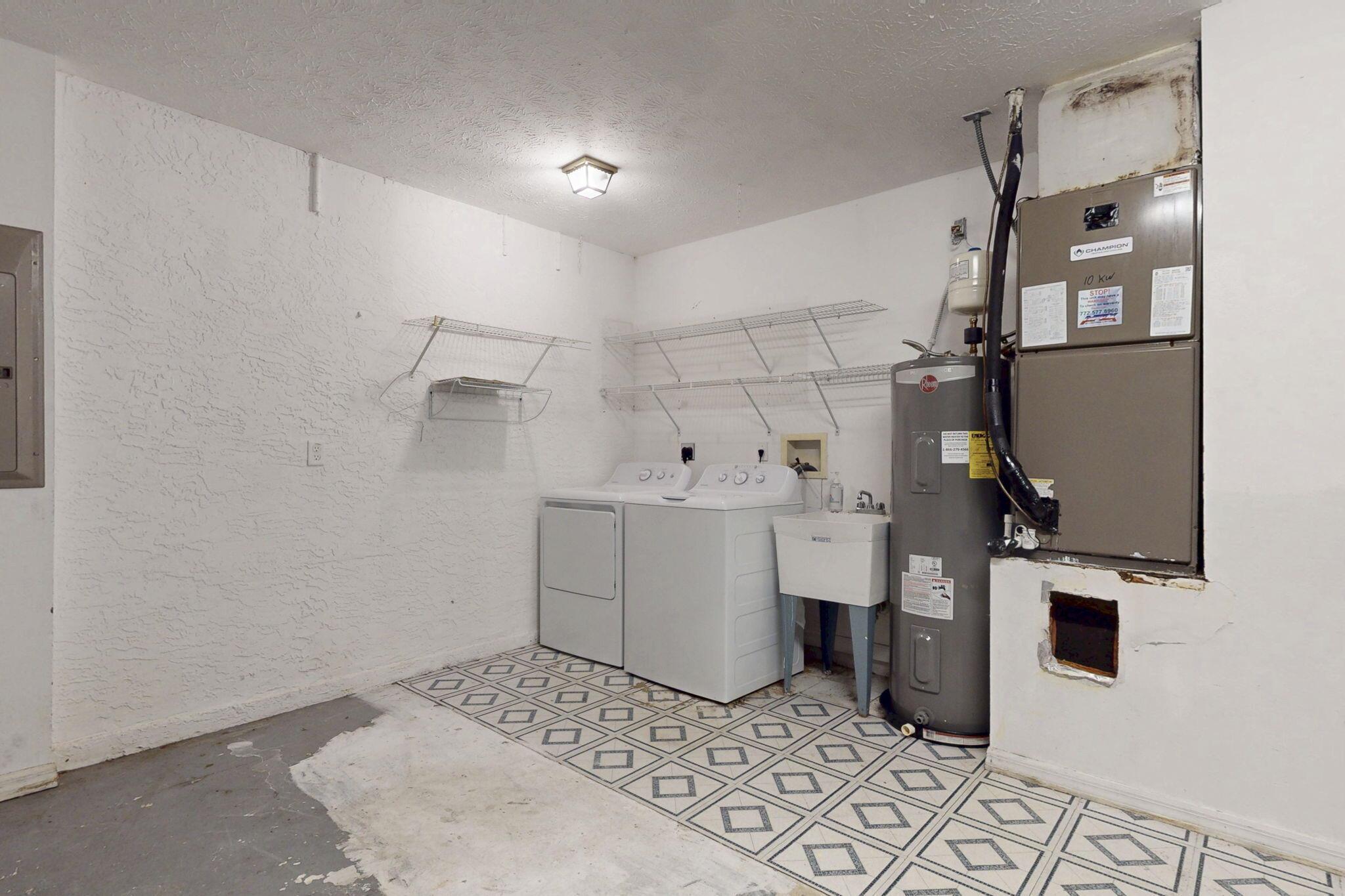 PORT ST LUCIE SECTION 3 - Residential Lease