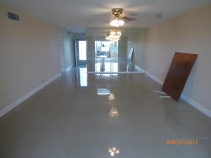 VILLAGE ROYALE GREENHILL CONDO - Residential