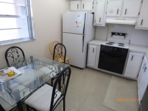 VILLAGE ROYALE GREENHILL CONDO - Residential