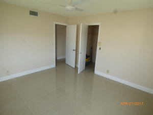 VILLAGE ROYALE GREENHILL CONDO - Residential