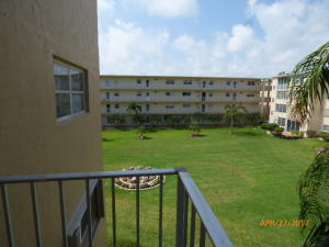 VILLAGE ROYALE GREENHILL CONDO - Residential