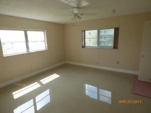 VILLAGE ROYALE GREENHILL CONDO - Residential