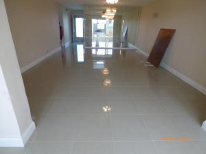 VILLAGE ROYALE GREENHILL CONDO - Residential