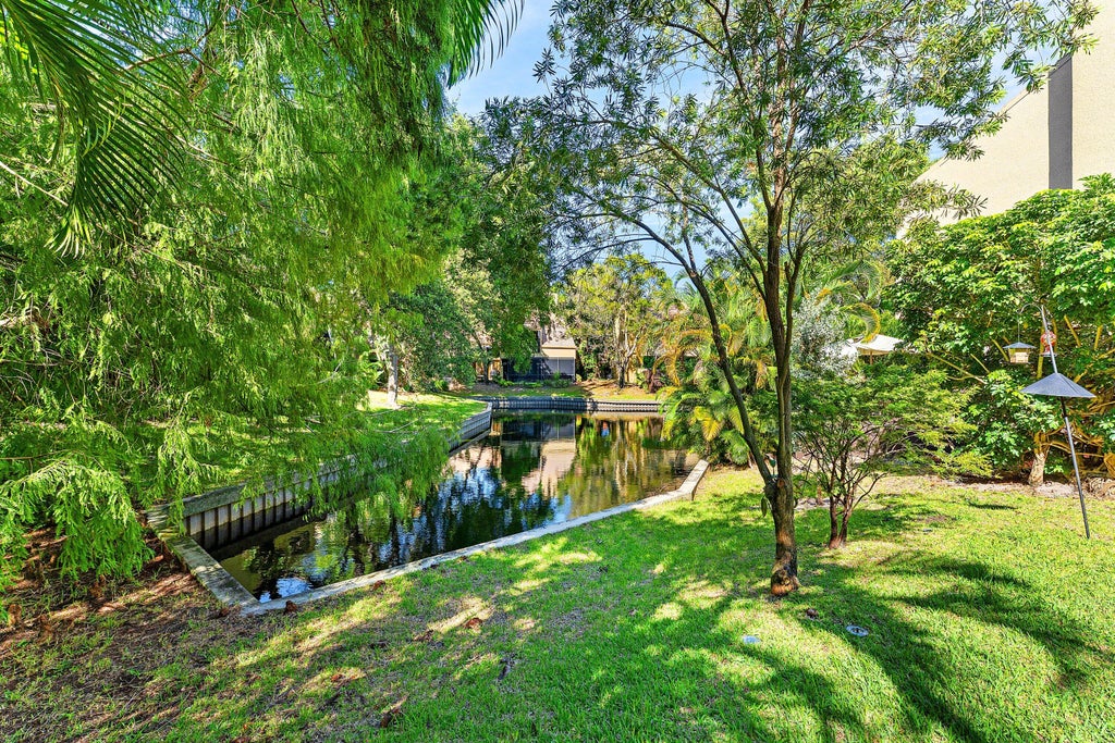 Photo of 713 Saint Albans Drive, Boca Raton, FL 33486 (MLS # B26089596)